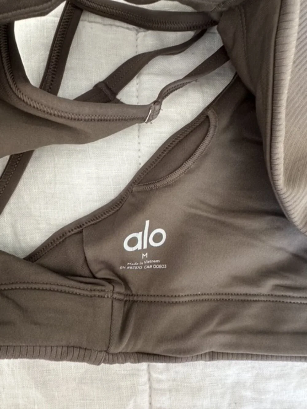 Alo Yoga Ribbed Jump Start V-Neck Bra in Sage / Green Sz. M